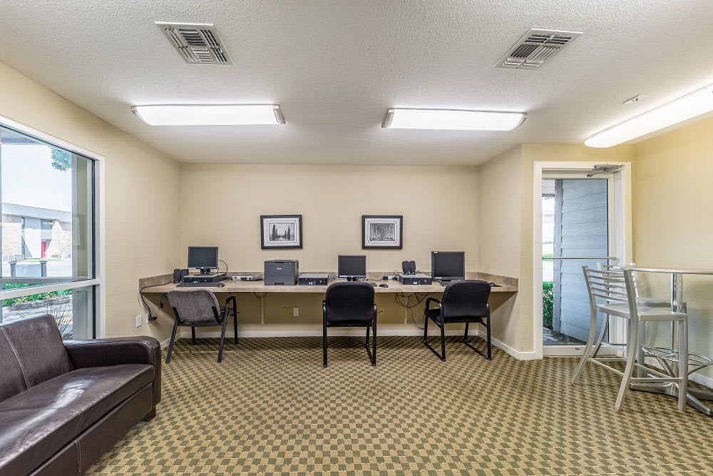 Images & Video Arbor Creek Apartments